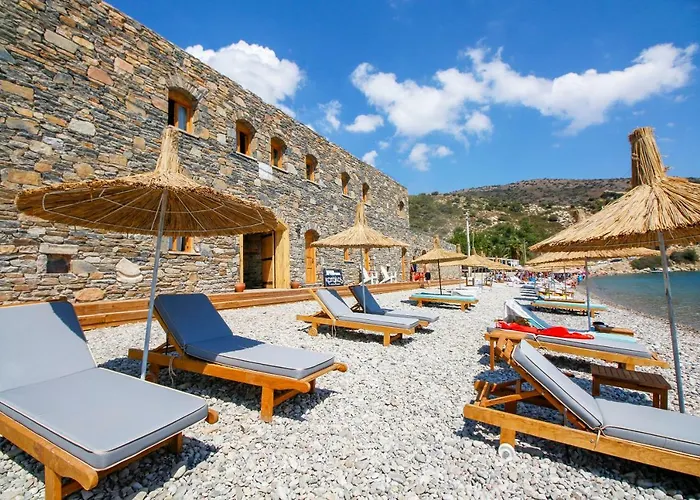 Otel Kargilos & 3*